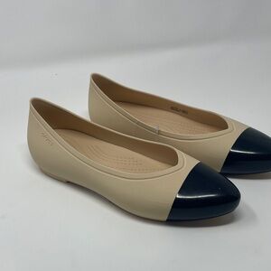 New CROCS Brooklyn Dip Flats - Sz 6